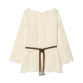 Eleganter cremeweißer Strickpullover mit Wellenstruktur und schmalem braunem Gürtel - S / Beige