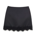 Eleganter schwarzer Satin-Minirock mit zartem Wimpernspitzen-Saum in stilvoller Form - XS / Schwarz