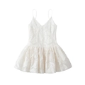 Gros plan sur la robe blanche à col en V avec détails en jacquard floral 3D - XS / Blanc
