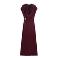 Elegante vestido largo burdeos con cuello desbocado y detalle de hebilla de rosa dorada - S / Burdeos