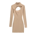 Details zum figurbetonten Langarm-Strickkleid mit Cut-out und Stehkragen in Beige - S / Aprikose