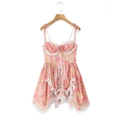 Vestido floral ajustado con rosa 3D y ribete de encaje blanco en fondo blanco - S / Rosa Floral