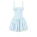 Détail de la robe bleu clair montrant le buste plissé avec dentelle blanche et petit nœud - S / Bleu clair
