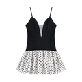 Détail du corsage en V et de l'ourlet à pois sur cette mini robe moulante sexy - S / Patchwork Noir et Blanc