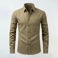 Dettaglio camicia a maniche lunghe verde oliva melange con taschino e bottoni frontali - M / Cachi