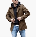 Trench casual marrone da uomo abbinato a felpa nera con cappuccio e jeans strappati - S / Marrone