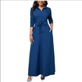 Elegante donkerblauwe lange jurk met lange mouwen, hemdkraag en strikceintuur - Blauw
