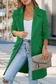 Detail van smaragdgroene wollen jas met klassieke revers, zakken en metalen accessoires - M / Groen