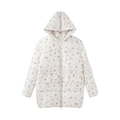 Détail d'une veste à capuche blanche avec motifs de papillons et de baguettes - Blanc Grisâtre Clair