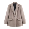 Oatmeal herringbone blazer for women featuring classic notched lapels and flap pockets - XS / Camel
