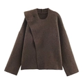 Pull en maille marron foncé de style minimaliste avec col croisé asymétrique et ample - S / Café foncé