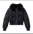 Detalle de chaqueta acolchada negra para mujer con cuello de pelo sintético desmontable - XS / Negro