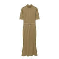 Eng anliegendes khakifarbenes Midikleid mit Stehkragen, Gürtel und Fischschwanzsaum - S / Khaki