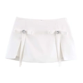 Weiße Mini Skort mit Strass-Schleifen und Schlitzen vorne, flache Studio-Ansicht - XS / Weiß