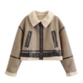 Vintage damesjack van kaki suède met imitatielamswol en een verstelbare tailleriem - XS / Khaki