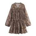 Kleid mit Leopardenmuster, V-Ausschnitt zum Binden und Volantsaum auf weißem Hintergrund - XS / Leopardenmuster