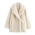 Cappotto da donna bianco sporco in ecopelliccia con ampi revers e silhouette ampia a H - XS / Bianco latte