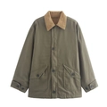 Détail d'une veste de campagne vert olive avec col en velours côtelé marron et poches - S / Vert Militaire