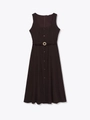 Detalle de vestido midi café con cintura elástica, hebilla dorada y botones frontales - XS / café