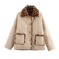 Dames gewatteerde jas in beige met modieuze luipaard imitatiebont kraag en trim - S / Zoals getoond