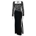 Elegantes schwarzes Samtkleid mit Spitzenärmeln und hohem Schlitz für den Abend - S / Schwarz