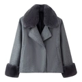Abrigo corto gris de lana con cuello y puños de piel sintética para invierno - S / Gris