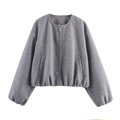 Dettaglio della giacca bomber corta grigia con zip in metallo e morbida trama in lana - XS / Grigio