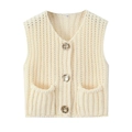 Detail van gebreid vest met verticale ribbels, V-hals en gouden knopen - S / Melkwit
