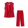 Elegante rode dames set met V-hals vest en wijde broek met hoge taille en een riem - S / Rood