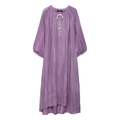 Vestido largo de lino tie-dye morado con textura plisada y cordón blanco en el cuello - XS / Morado