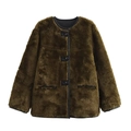 Giacca chic in ecopelliccia verde oliva con profili in pelle e bottoni neri - S / Verde Militare