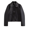 Klassische schwarze Kurzjacke aus Kunstleder mit Reverskragen und großen Taschen - XS / Schwarz