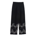 Schwarze Sommerhose für Damen mit hoher Taille und weißer Blumenstickerei am Beinsaum - XS / Schwarze Hose