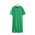 Grünes Kurzarm-Maxikleid aus Baumwolle mit Rundhalsausschnitt und Seitenschlitz am Bügel - Grün