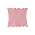 Détail d'un haut bustier en tricot rose pâle avec bordures en crochet et texture ajourée - Haut Bandeau en Tricot Rose