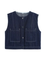 Detailansicht der dunkelblauen Denim-Weste mit weißen Kontrastnähten und Druckknöpfen - S / Blau