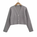 Elegant grey V-neck cropped knit cardigan with pearl buttons and ribbed cuffs for women - One Size / Gray
