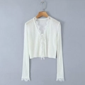 Dun wit gebreid vest voor dames met kanten details en striksluiting aan de voorkant - Eén maat / Wit