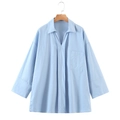 Hellblaues oversized Baumwoll-Popeline Hemd mit überschnittenen Schultern und Tasche - S / Himmelblau