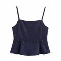 Dunkelblaues Denim-Top mit dünnen Trägern und geriffeltem Peplum-Saum auf weißem Grund - S / Dunkelblau