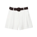 Damenshorts in Weiß mit weitem Bein und braunem Flechtgürtel sowie Faltenbund - XL / Weiß