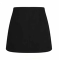 Détail d'une mini-jupe noire trapèze à taille haute avec tissu structuré et design épuré - S / Bas / Noir