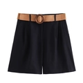 Pantaloncini Bermuda neri a vita alta da donna con cintura intrecciata marrone su bianco - XS / Nero