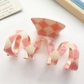 Pink and white checkered claw clip with wavy edge design and glossy finish - Large Wave Checkerboard Style / Pink & White Checkerboard