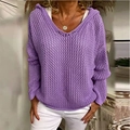 Dettaglio della felpa viola con cappuccio in maglia traforata che mostra la trama a rete - Viola