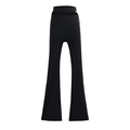 Detailansicht des High-Waist-Cutout-Designs und der schmalen Schlaghose in Schwarz - Schwarz