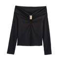 Damen schulterfreies langarm Oberteil in Schwarz mit eleganter goldener Metallschnalle - S / Schwarz