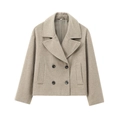Chique beige wollen damesjas in kort model met dubbele rij knopen en klassieke revers - XS / camel