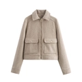 Détail de la veste en laine beige avec fermeture éclair et grandes poches de poitrine - Kaki
