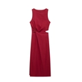 Détail de la robe midi bordeaux avec découpe élégante à la taille et nœud décoratif - Rouge